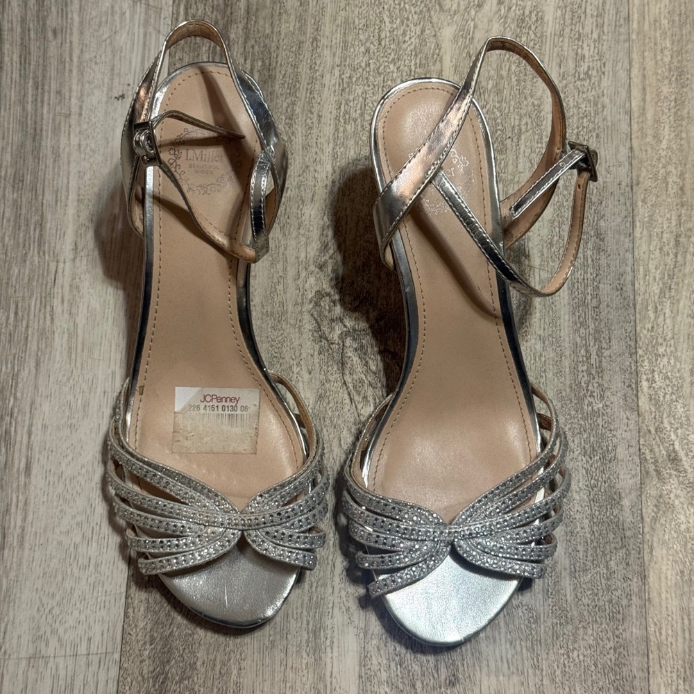 JCPenney Silver Glitter Strappy Heeled Sandals Women's Size 7M Evening Party